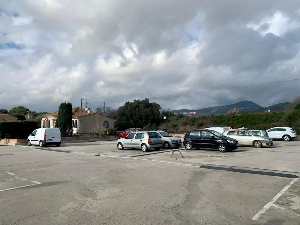 Studio Sanary-Sur-Mer Proche Gare Appartement
